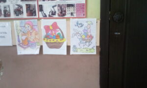 Выставка рисунков и фото композиций, посвящённых празднику Пасхи.